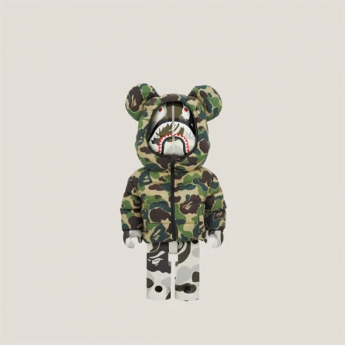 BEARBRICK BAPE(R) x Canada Goose Shark