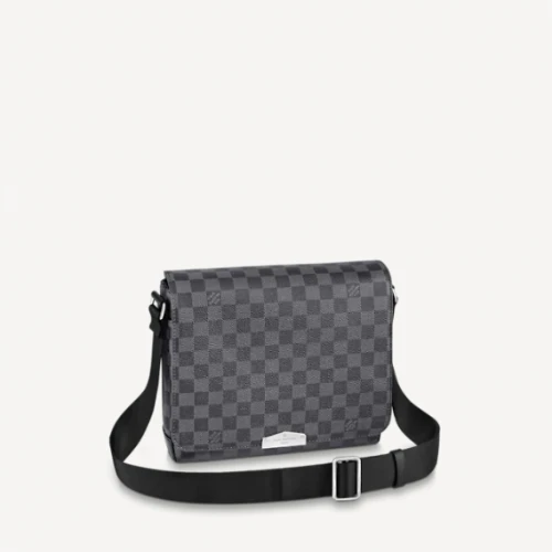 Louis Vuitton District PM Messenger